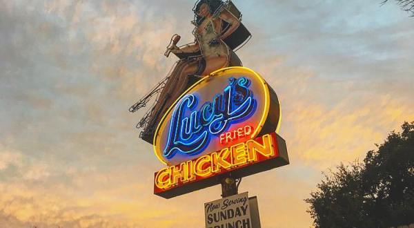 This Retro Restaurant In Austin Serves The Yummiest Fried Chicken You’ve Ever Tried