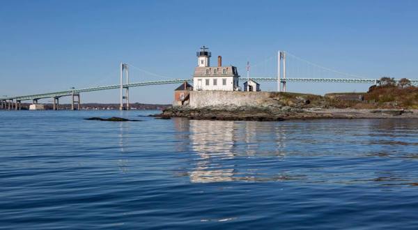 Few People Know You Can Spend The Night In This Rhode Island Lighthouse