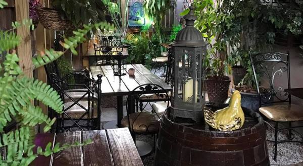 The Tiniest Restaurant In Florida Is Easily The Most Charming Place To Dine