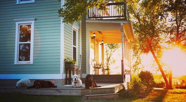 You’ll Never Forget Your Stay At This Quintessential Farmhouse In Kansas