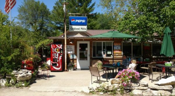 This Delicious Restaurant In Iowa On A Rural Country Road Is A Hidden Culinary Gem