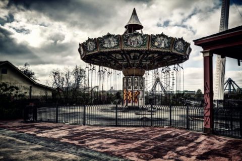 Everyone In Louisiana Should See What’s Inside The Gates Of This Abandoned Amusement Park