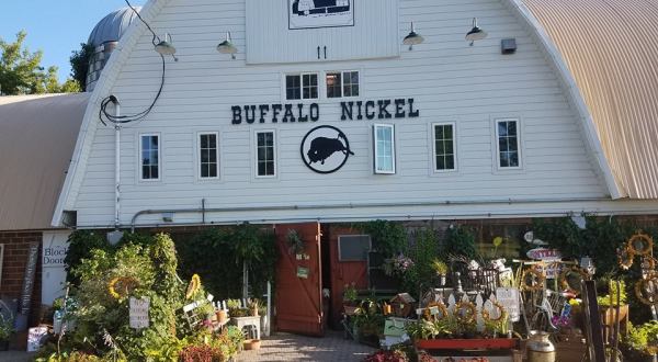 Everyone In Minnesota Should Visit This Amazing Antique Barn At Least Once
