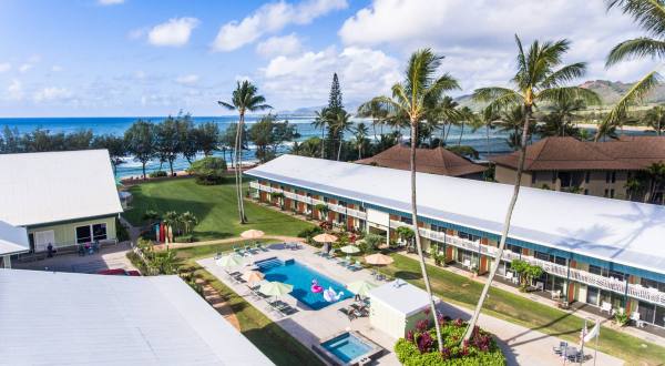 The Quirky Motel In Hawaii You Never Knew You Needed To Stay At