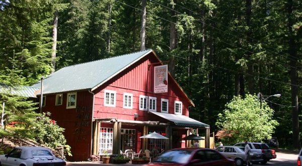 This Delicious Restaurant In Washington On A Rural Country Road Is A Hidden Culinary Gem