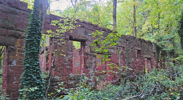 The Spooky Maryland Hike That Will Lead You Somewhere Deserted