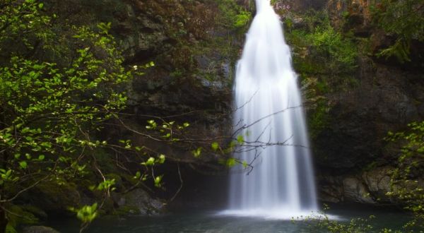 The Secret Waterfall In Northern California That Looks Like It’s Out Of A Storybook