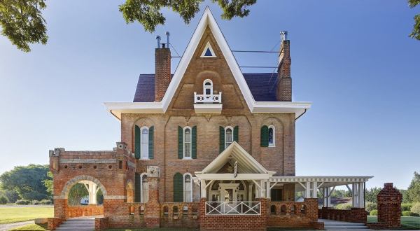 You’ll Want To Visit The Most Whimsical House In North Carolina