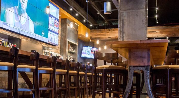 This Downtown Nashville Restaurant Has The Most Amazing Pub Food You’ve Tried In Ages