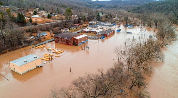 Several Parts Of Kentucky Are Currently Under Water And This Heartbreaking Footage Takes You There