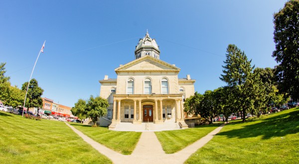 Here Are 11 Of Iowa’s Tiniest Towns That Are Always Worth A Visit