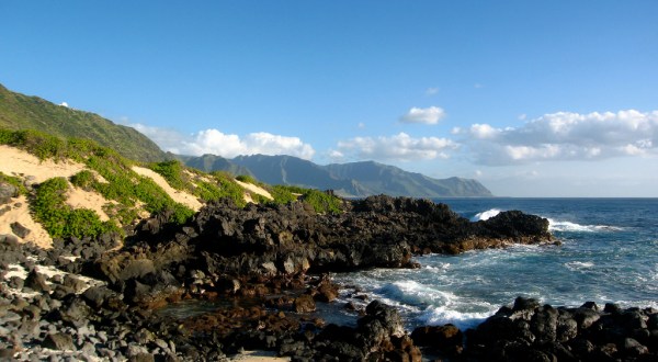 The Most Underrated Destination In Hawaii Is This Beach Almost No One Knows About