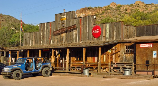The 8 Wackiest Restaurants In Arizona Where Dining Is A Blast