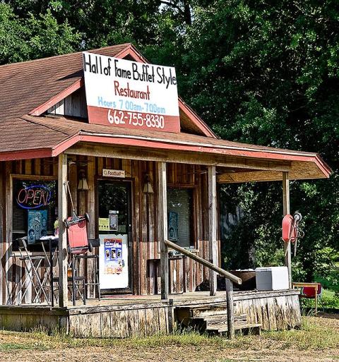 This Delicious Restaurant In Mississippi On A Rural Country Road Is A Hidden Culinary Gem