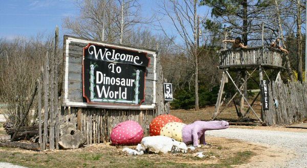 8 Unusual Places To Spot Dinosaurs In Arkansas