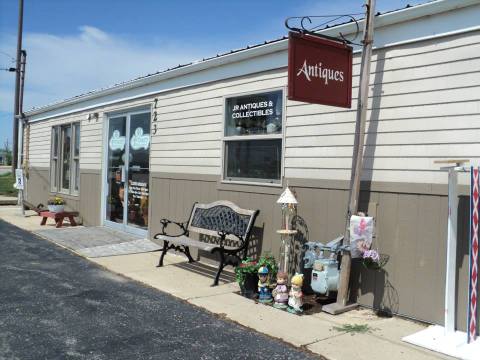 The Tiny Town In Illinois That’s Absolute Heaven If You Love Antiquing