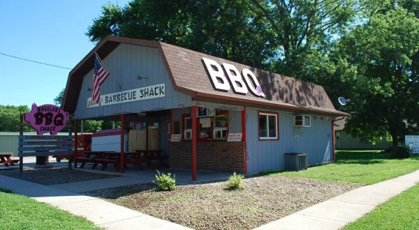 Travel Off The Beaten Path To Try The Most Mouthwatering BBQ In Illinois