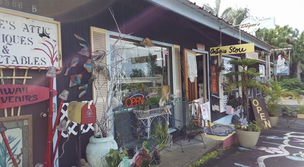 The Tiny Town In Hawaii That’s Absolute Heaven If You Love Antiquing