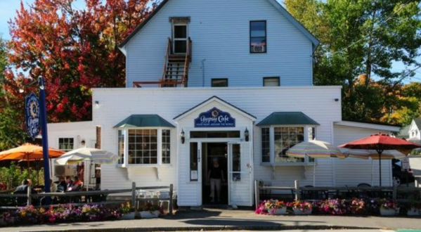 This Colorful Cafe In New Hampshire Serves Simply Amazing Food
