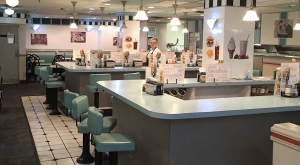 You’ll Absolutely Love This 50s Themed Diner In Cincinnati