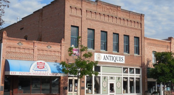 The Tiny Town In Montana That’s Absolute Heaven If You Love Antiquing