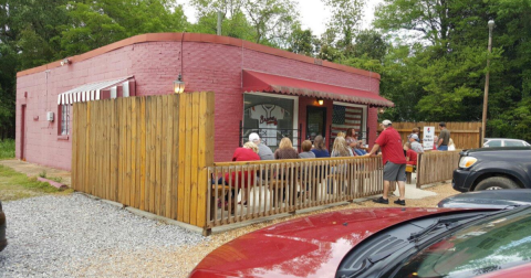 The Alabama Steakhouse In The Middle Of Nowhere That's One Of The Best On Earth