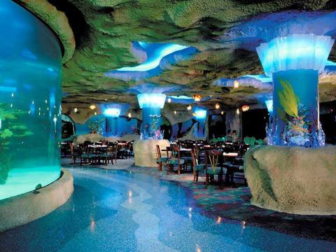 An Exciting Ocean-Themed Eatery In Texas, The Kemah Aquarium Restaurant Is Fun For The Whole Family