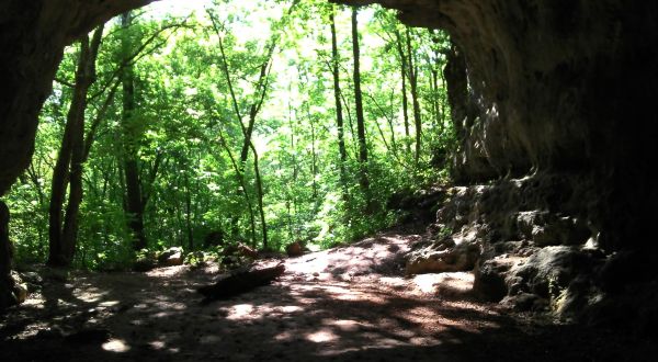 This Quaint Little Trail Is The Shortest And Sweetest Hike In Missouri