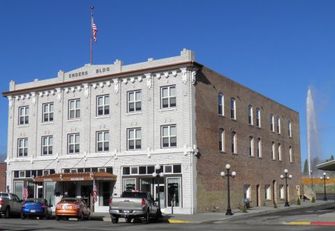 The History Behind This Remote Hotel In Idaho Is Both Eerie And Fascinating