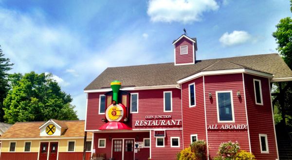 This One Of A Kind Restaurant In New Hampshire Is Fun For The Whole Family