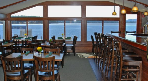 This Lakefront New Hampshire Restaurant Has Gorgeous Views All Year