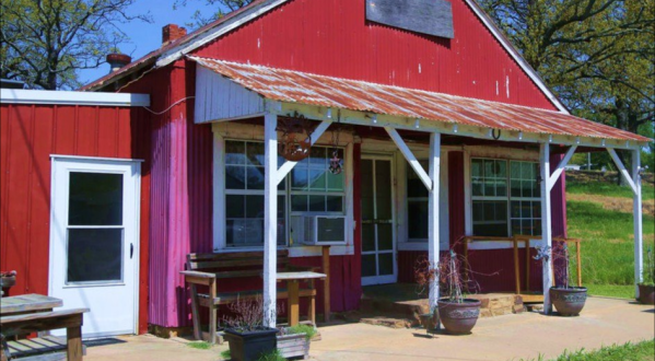 This Restaurant Way Out In The Oklahoma Countryside Has The Best Doggone Food You’ve Tried In Ages