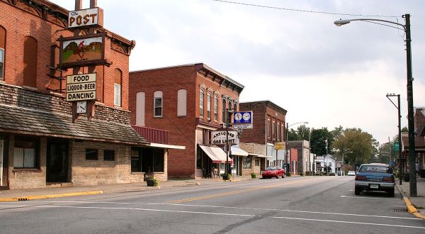The Tiny Town In Indiana That’s Absolute Heaven If You Love Antiquing