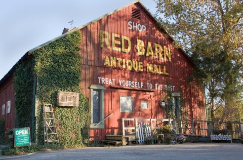 Everyone In Indiana Should Visit This Amazing Antique Barn At Least Once