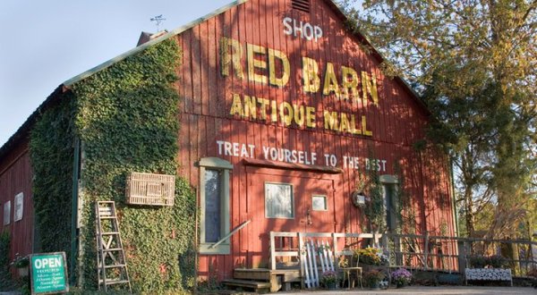 Everyone In Indiana Should Visit This Amazing Antique Barn At Least Once
