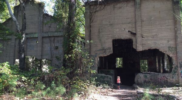 The Spooky Texas Hike That Will Lead You Somewhere Deserted