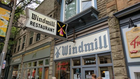 You'll Feel Like Family At These 9 Friendliest Restaurants In Michigan