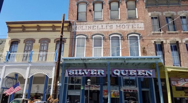 The History Behind This Remote Hotel In Nevada Is Both Eerie And Fascinating