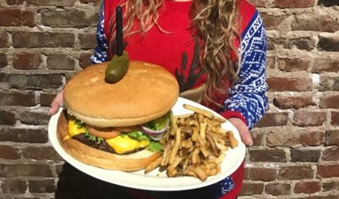 This Tennessee Restaurant Serves The Most Ridiculous Burgers And You'll Want To Try Them
