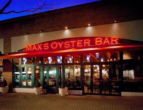 These 8 Nautical Themed Restaurants Serve The Most Scrumptious Seafood In Connecticut