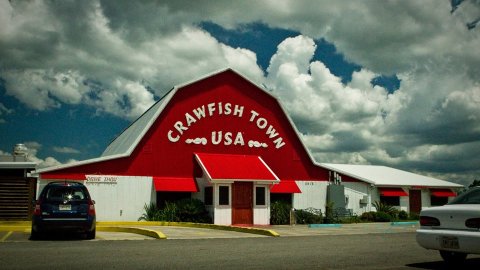 The Best Crawfish In The State Can Be Found In This Louisiana Barn Restaurant