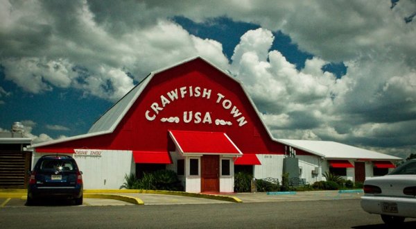 The Best Crawfish In The State Can Be Found In This Louisiana Barn Restaurant