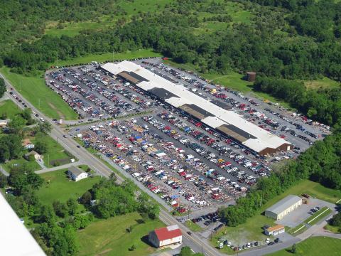 A Trip To This Gigantic Indoor Farmers Market in Pennsylvania Will Make Your Weekend Complete