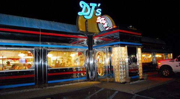 You’ll Absolutely Love This 50s Themed Diner In West Virginia