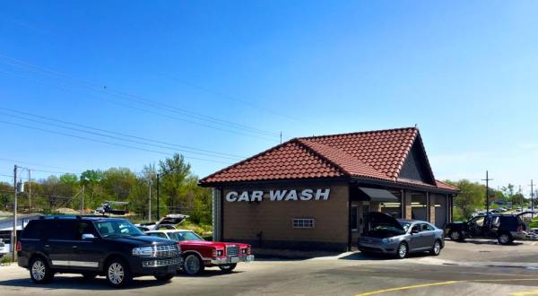 You Can Find Delicious Italian Food Hiding At This Missouri Car Wash