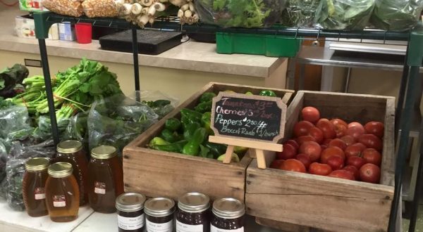 A Trip To This Indoor Farmers Market in Iowa Will Make Your Weekend Complete