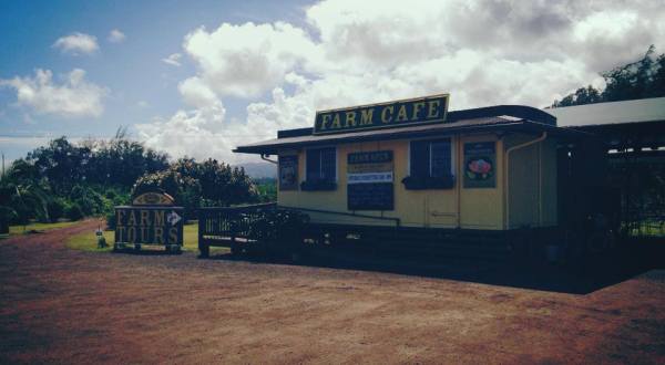 The Hawaii Farm Cafe In The Middle Of Nowhere Is Downright Delightful
