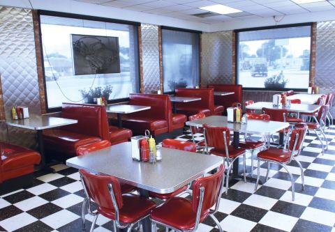 You’ll Absolutely Love This 50s Themed Diner In Kansas
