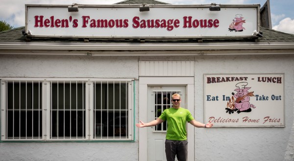 This Tiny Shop In Delaware Serves A Sausage Sandwich To Die For
