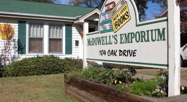 This 6-Room Bookstore In South Carolina Is Like Something From A Dream